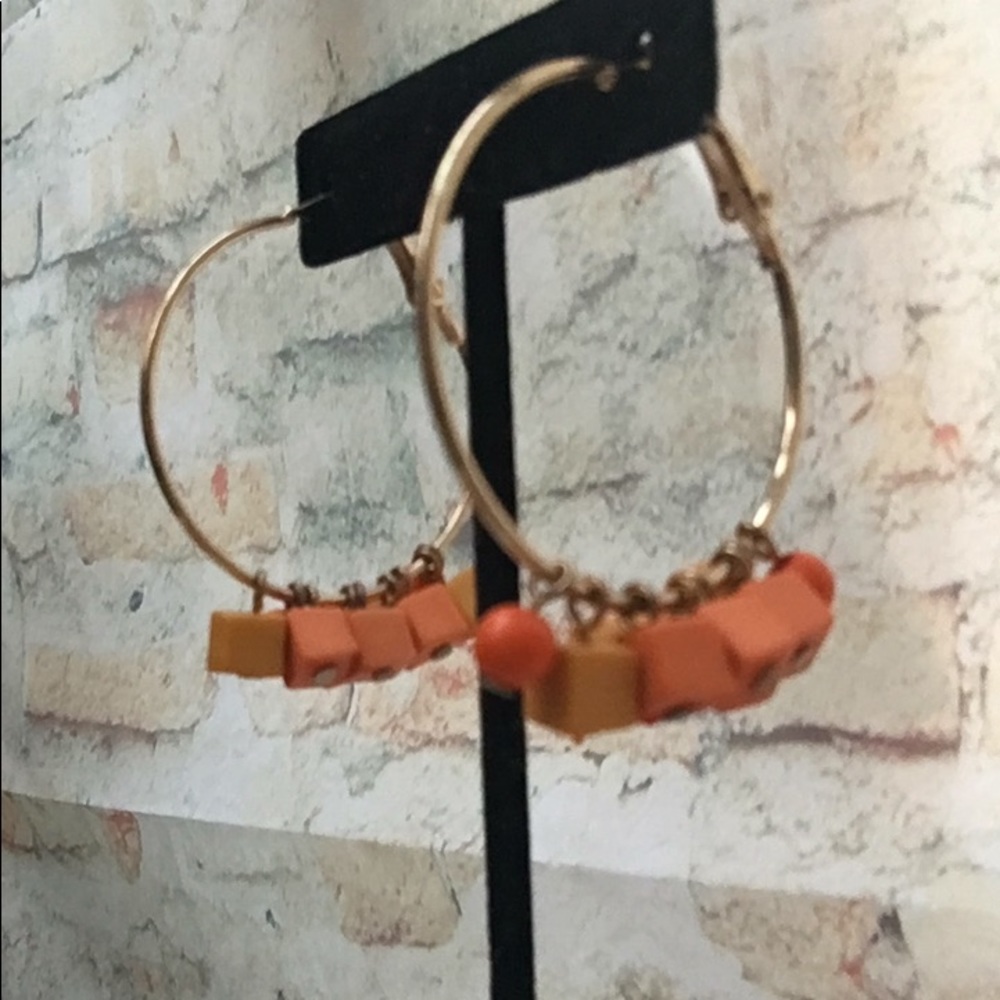 2/$25 🛍 Goldtone Beaded Hoop Earrings